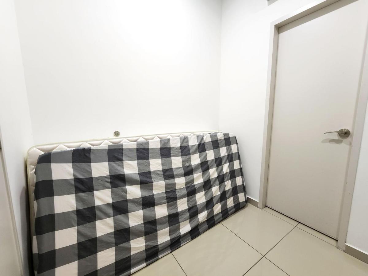 Lavender Suite # Shah Alam I-City Block B Homestay # 2R1B #Free Wifi & Parking Exterior foto