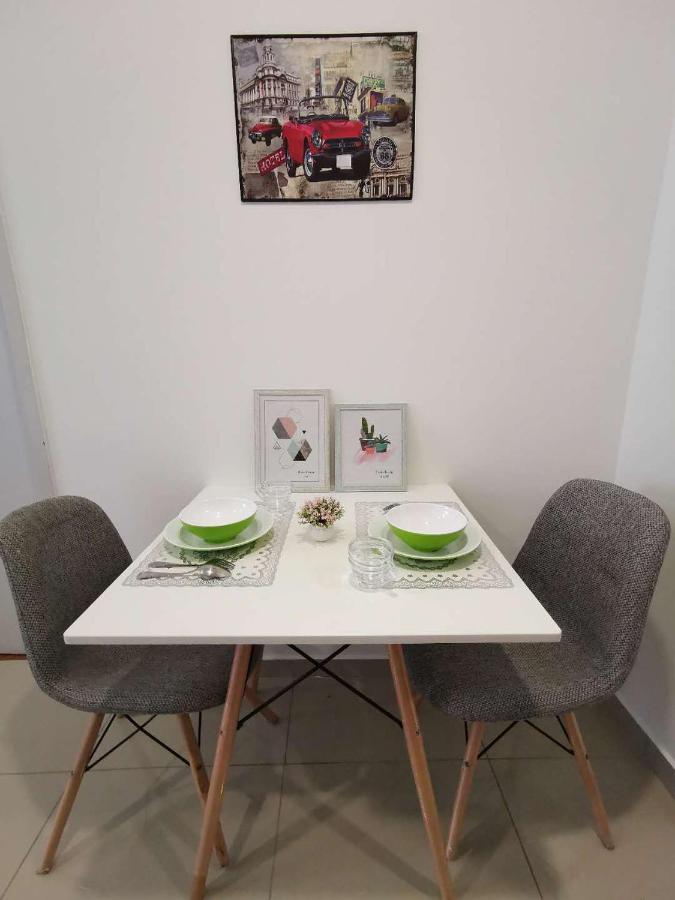 Lavender Suite # Shah Alam I-City Block B Homestay # 2R1B #Free Wifi & Parking Exterior foto